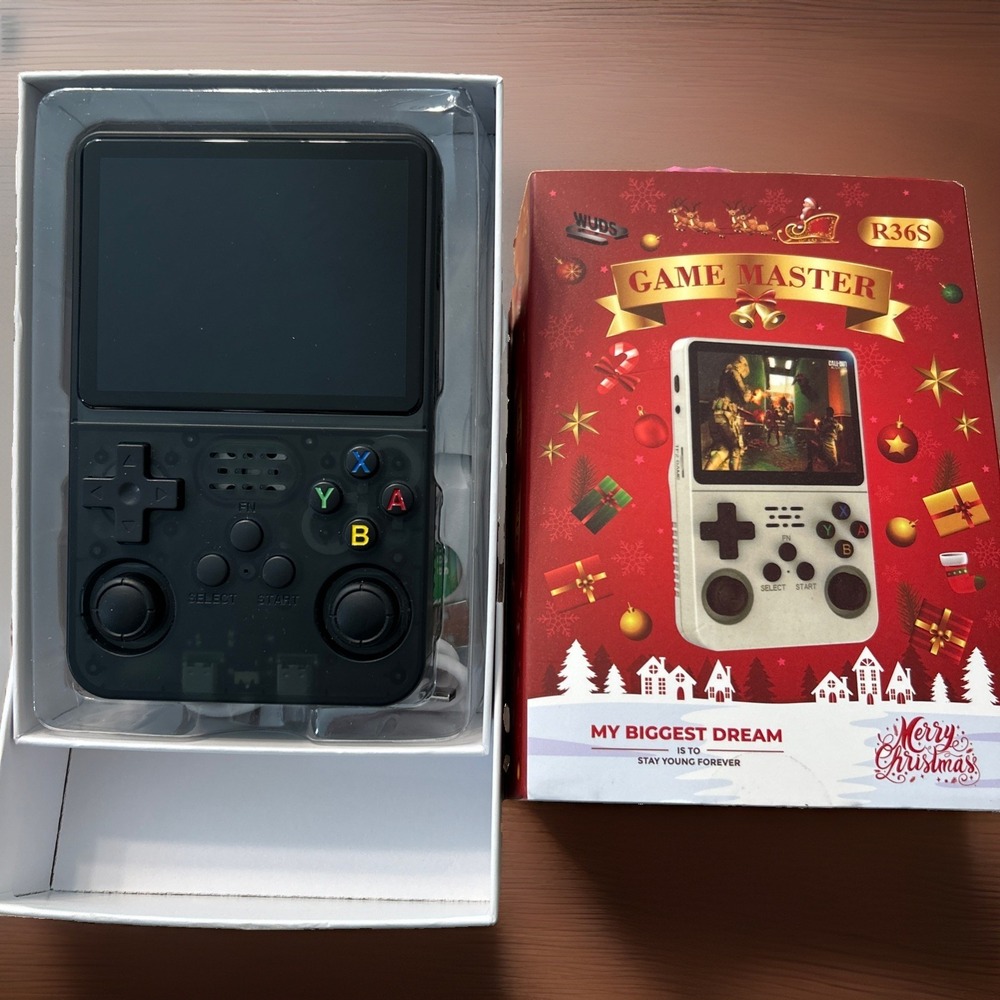 Game‎ Master R36S Retro Game Console Linux System Handheld Black - Picture 4 of 7